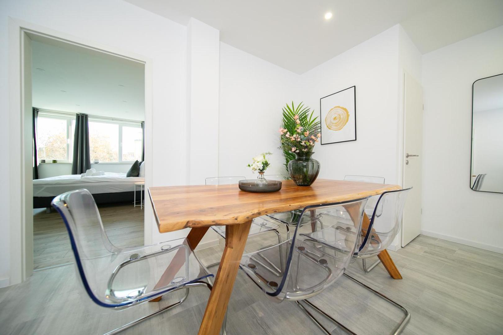 Apartment - 3 Bedroom - 6 Person Dusseldorf