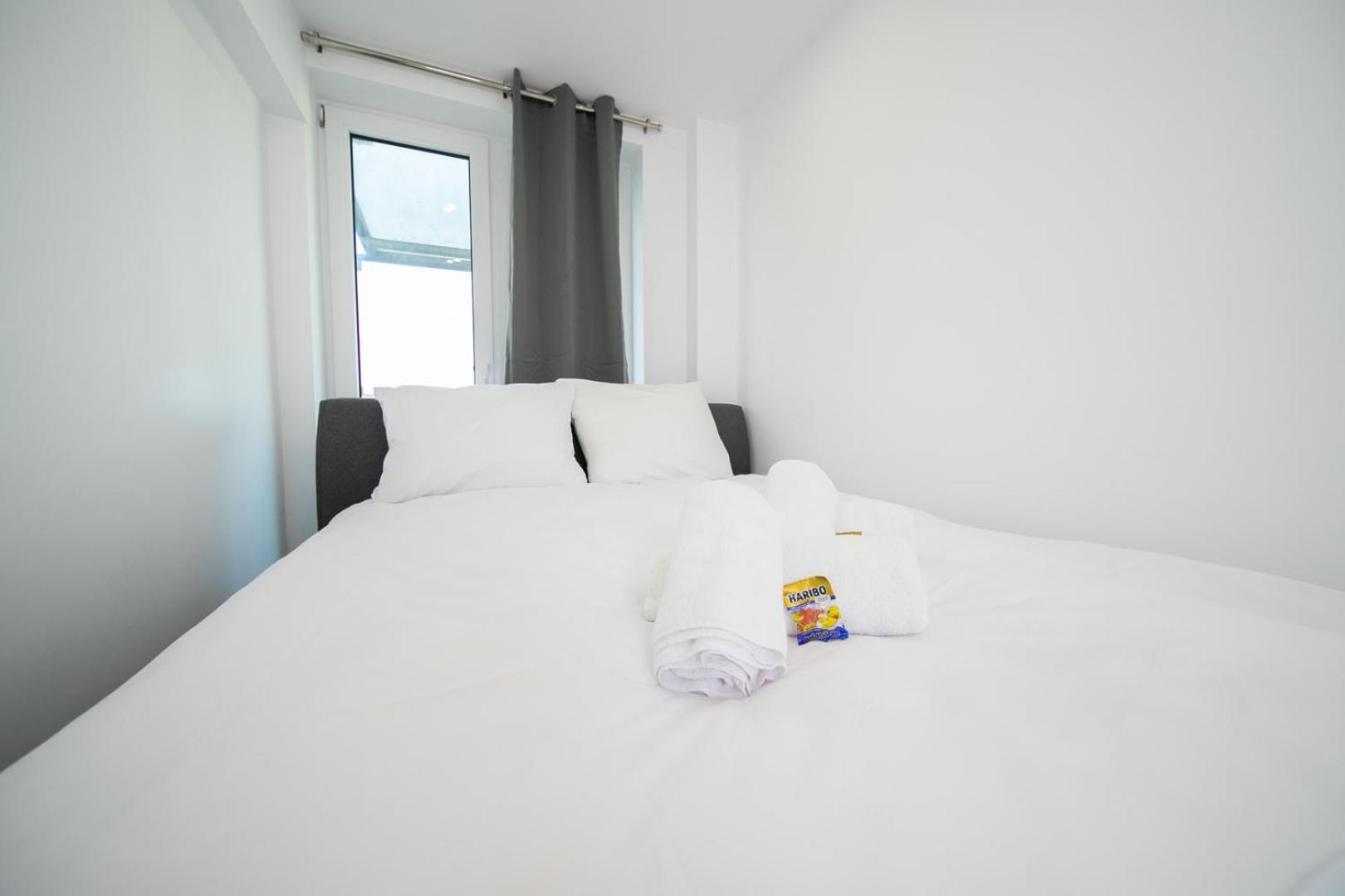 - 3 Bedroom - 6 Person Apartment *